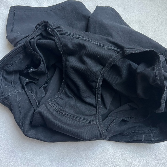lululemon Speed Up Low-Rise Lined Shorts 2.5” Size 2 - Picture 4 of 6